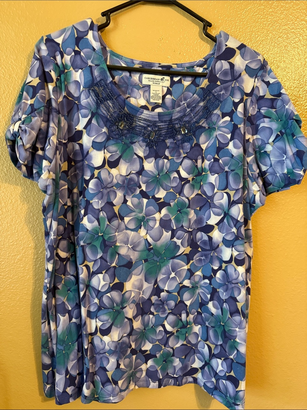 Caribbean Joe Blue & Teal Floral Scoop Neck Short Sleeve Top